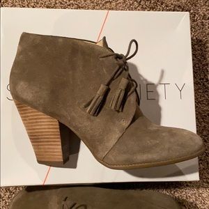 Sole Society Tallie ankle booties sz 9.5